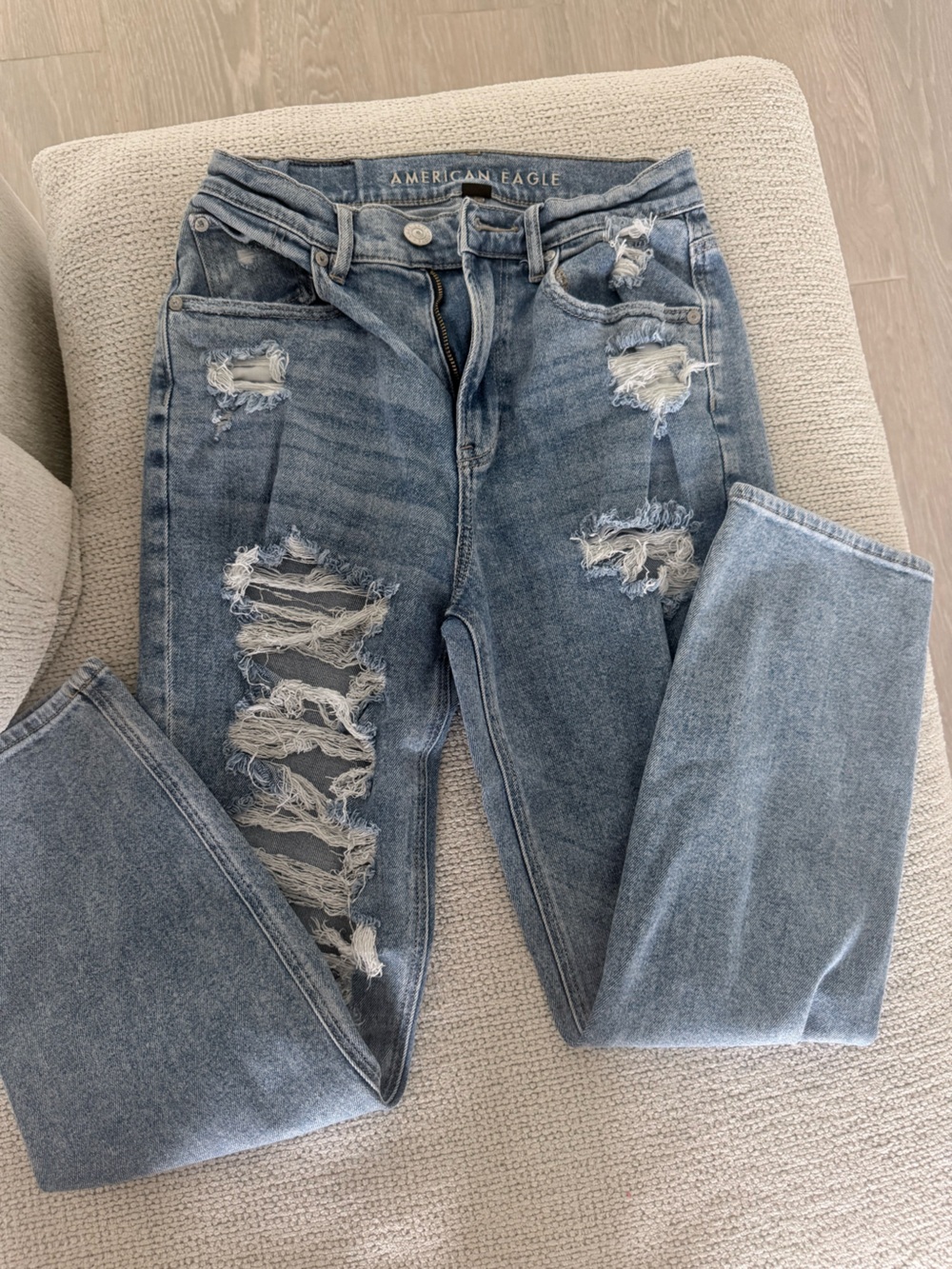 American eagle distressed jeans size 2 regular